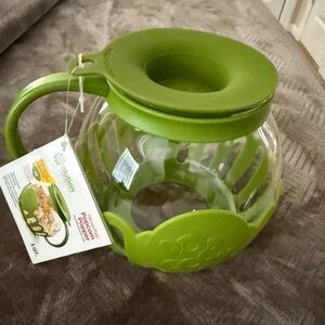 Micro pop  3QT Glass Popcorn Popper New Green